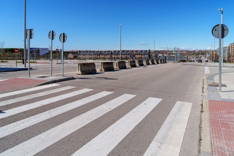 Más Madrid denuncia la sustitución de las barreras New Jersey por balizas de plástico en El Cañaveral