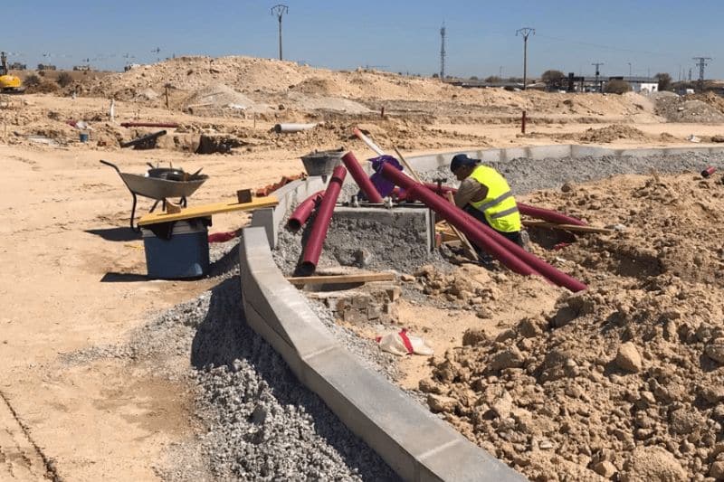 Trabajos de construcción de instalaciones eléctricas en el desarrollo de Los Ahijones (fuente: Junta de Compensación de Los Ahijones).