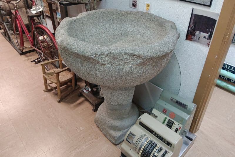 Pila bautismal de la aldea de Ambroz (fuente: Nuevo Sureste).