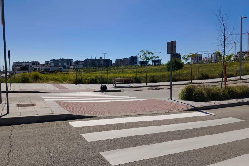 Parcela de la calle del Cilantro que acogerá el campo de fútbol de El Cañaveral (fuente: Nuevo Sureste).