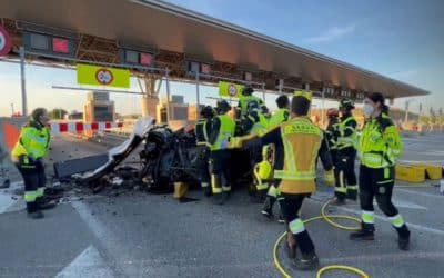 Muere un conductor al chocar contra un pilar de hormigón junto al peaje de la R-3, a la altura de Los Ahijones y El Cañaveral