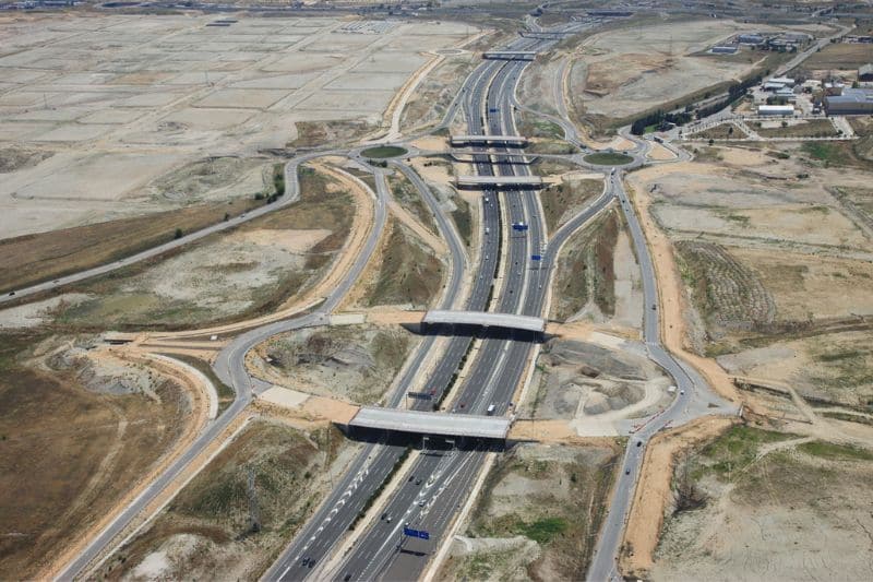Puentes sobre la M-45 del desarrollo de Los Berrocales (fuente: Junta de Compensación de Los Berrocales).