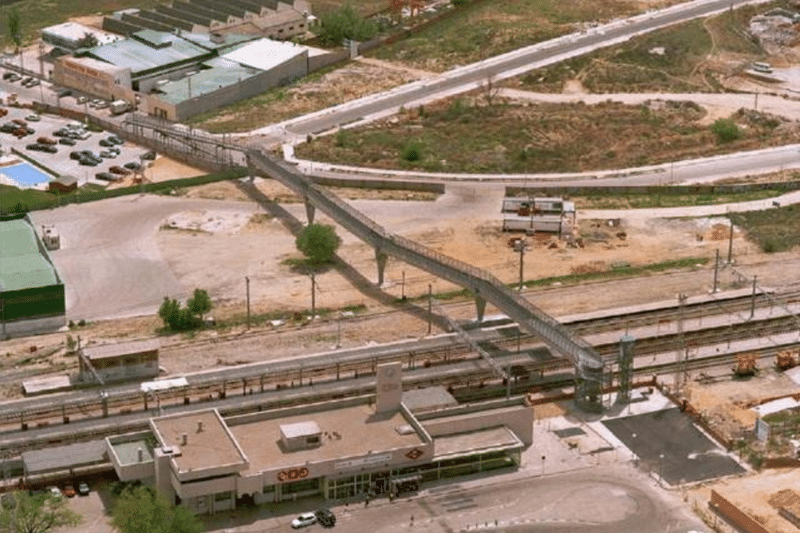 Una nueva rampa en la pasarela sobre la estación de Puerta de Arganda