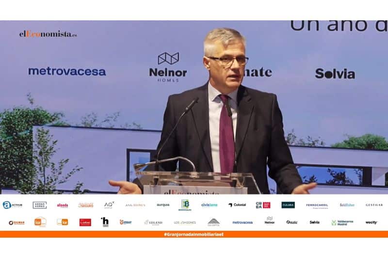El Gobierno firma la construcción de 25.000 viviendas con comunidades y ayuntamientos hasta 2026