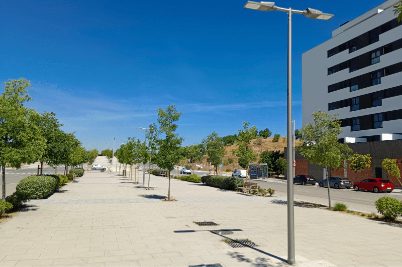 El Ayuntamiento de Madrid instala 82 farolas en El Cañaveral