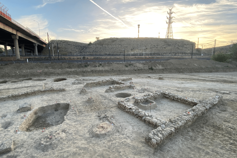 El Adif halla un templo carpetano, un lagar y dos asentamientos de la Edad del Cobre a los pies del cerro de La Gavia