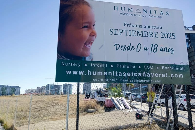 Cartel de inicio de obras del colegio concertado de El Cañaveral (fuente: Nuevo Sureste)