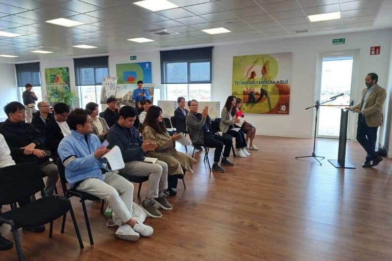 Delegación coreana en Los Berrocales (fuente: Junta de Compensación de Los Berrocales)