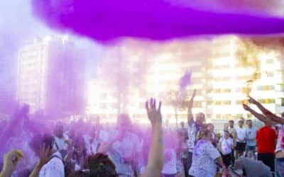 Fiesta Holi y cantajuegos: así fue el primer día de celebraciones de Vibe El Cañaveral 2024