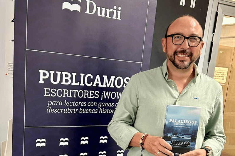 Jesús Valbuena, autor de ‘Palaciegos’: «El periodismo y la política están de barro hasta las rodillas»
