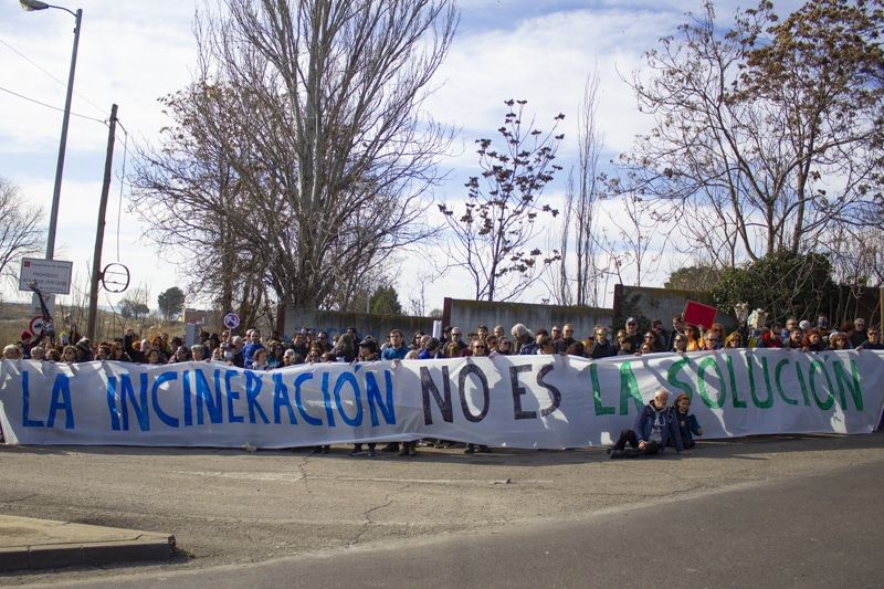 El sureste de Madrid marcha contra la incineradora de Valdemingómez