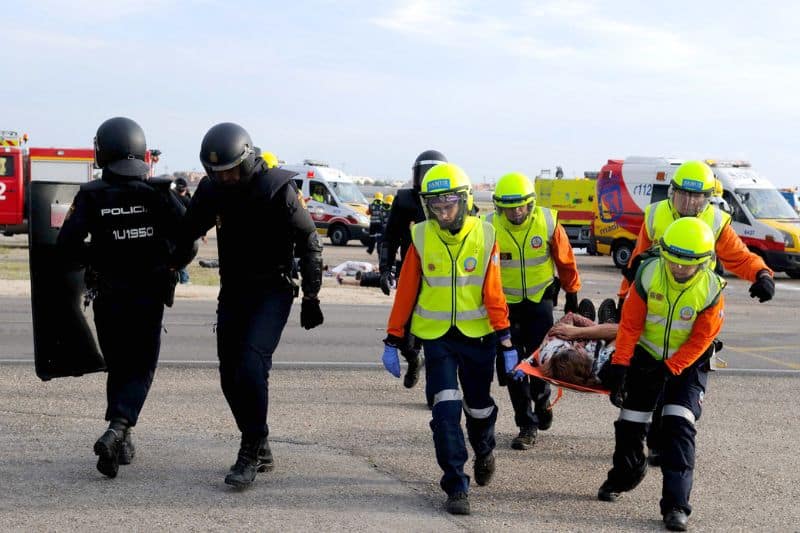 Sanitarios de Samur-Protección Civil y agentes de Policía Nacional en un simulacro (fuente: Ayuntamiento de Madrid)