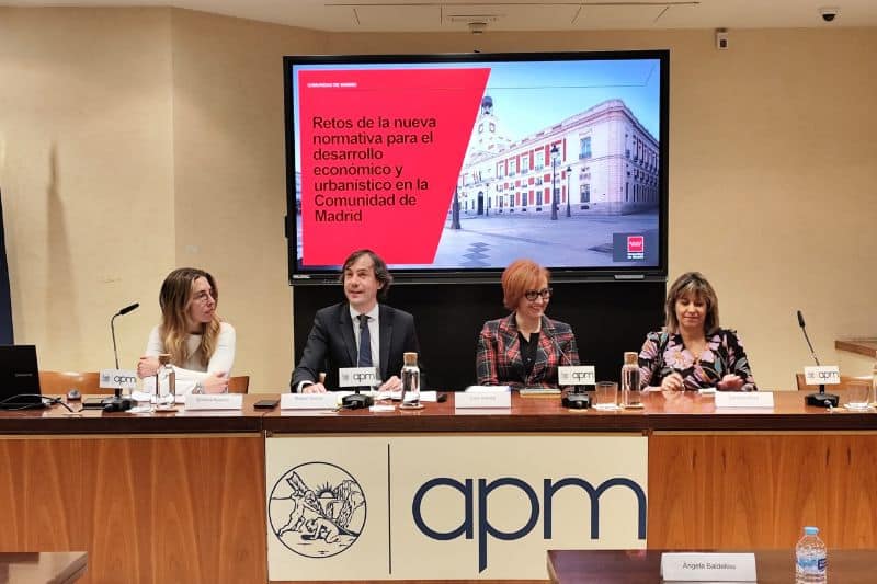 Desayuno informativo 'Implicaciones para los ciudadanos en los cambios normativos en materia de vivienda y urbanismo en la Comunidad de Madrid' (fuente: Asociación de la Prensa de Madrid)