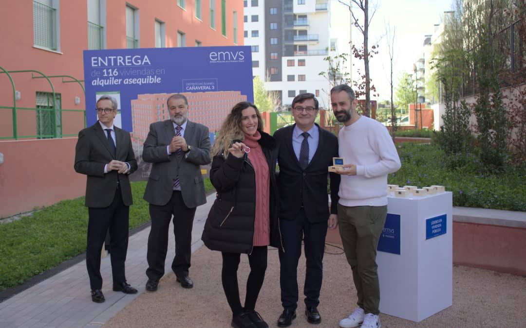 El Ayuntamiento entrega las llaves de 116 viviendas de alquiler asequible de EMVS en El Cañaveral
