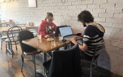 Dos días buscando conexión en El Cañaveral: el apagón agrava los problemas de cobertura en el barrio